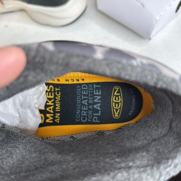 Keen Women Uneek SNK Waterproof Chukka - Picture 8 of 11